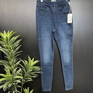 UpWest High Rise Sraight leg,pull on, elastic waist,2 back pockets